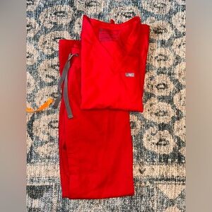 Red Figs Scrub Set